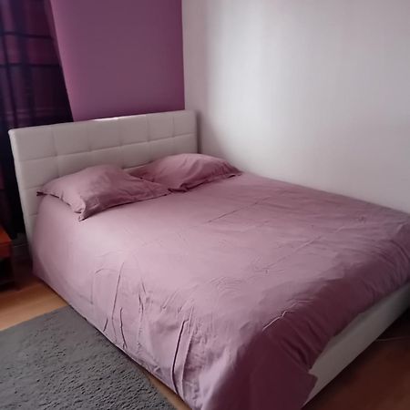 Chambre Privee Dans Une Maison Individuelle Ronchin Exterior foto