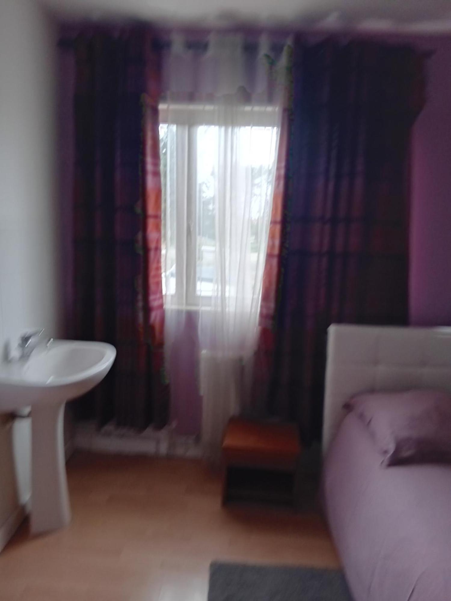 Chambre Privee Dans Une Maison Individuelle Ronchin Exterior foto